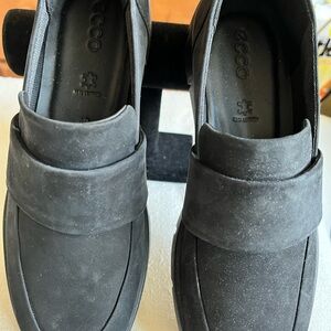 ECCO Ladie’s Black Suede Loafers - European Size 40-Size 9 US - 1 inch heel